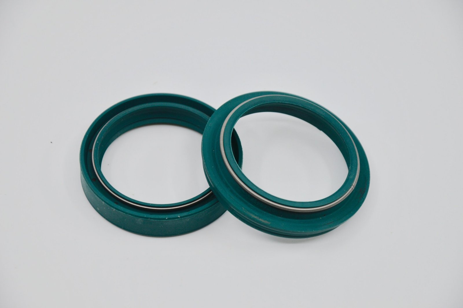 KITG-45S.jpg SKF Oil & Dust Seal 45 mm. - SHOWA - Image 1