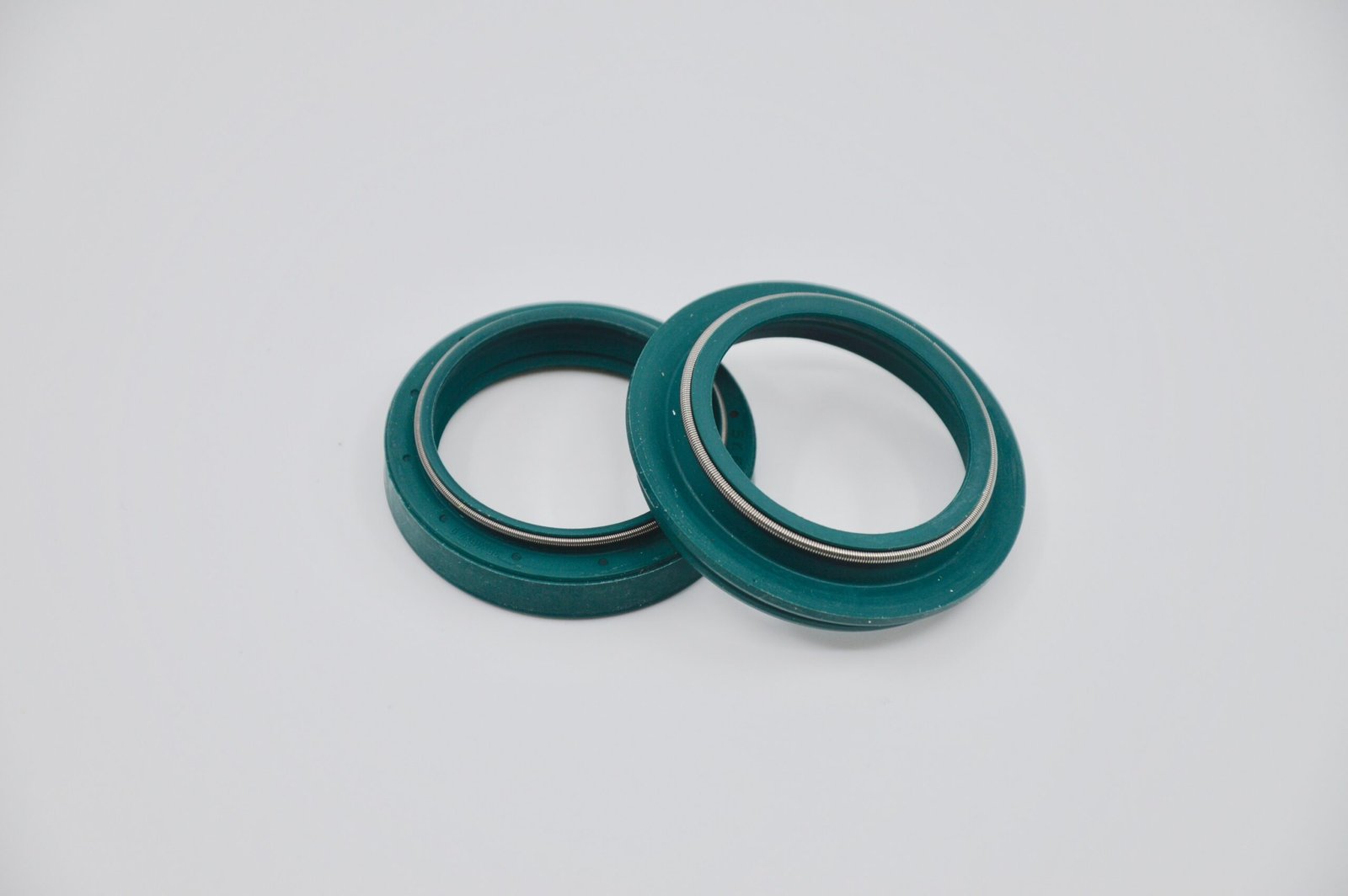 KITG-35WN.jpg SKF Oil & Dust Seal 35 mm. - WP '17-up - Image 1